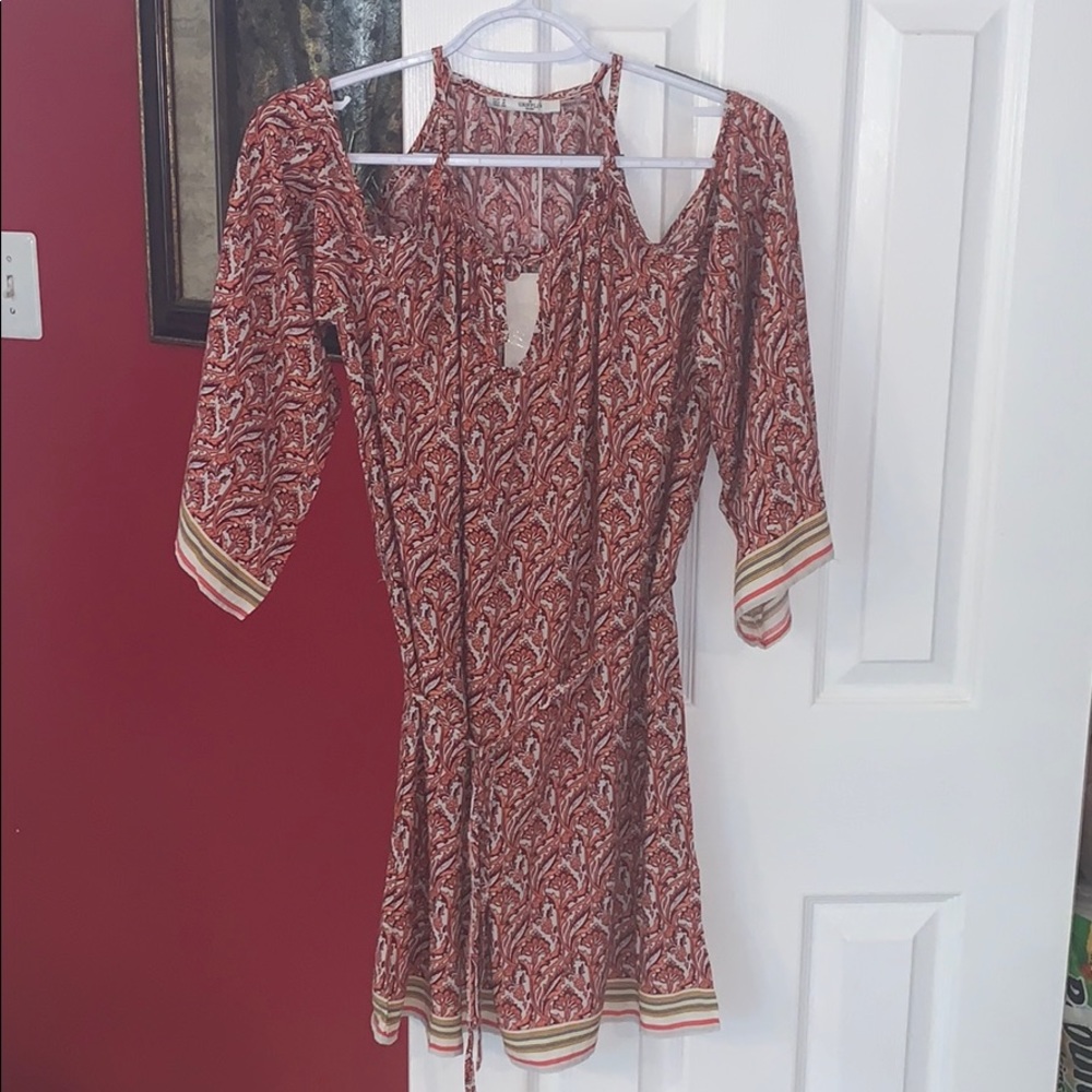 Floral Open Shoulder Dress - Picture 7 of 9